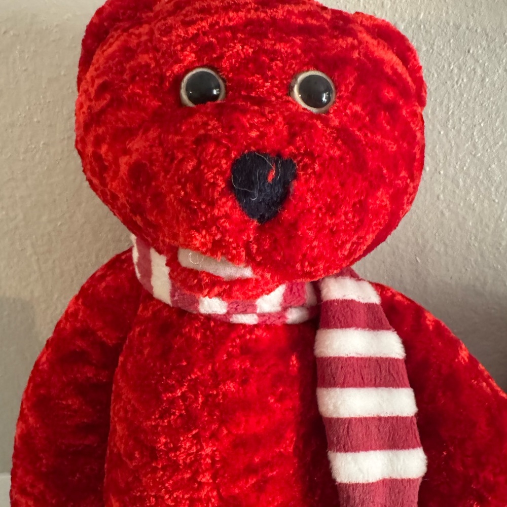 Christmas’s Velvet singing bear